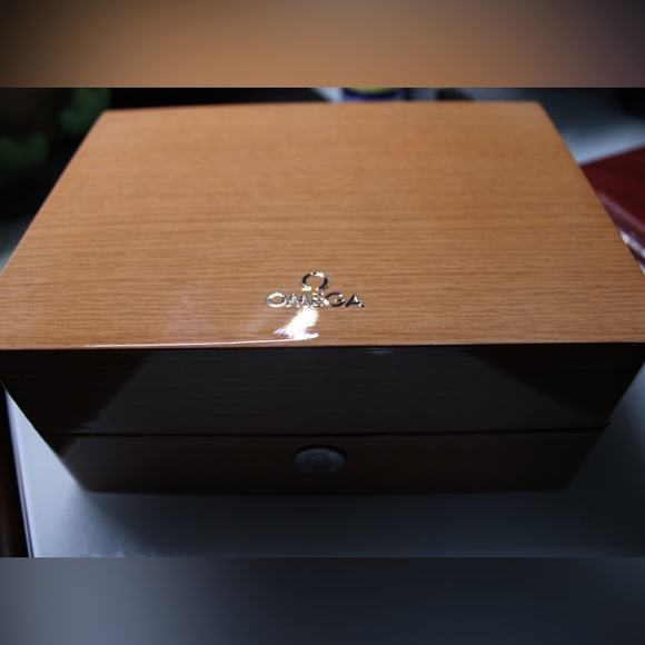Omega chrono wood box - Picture 3 of 9